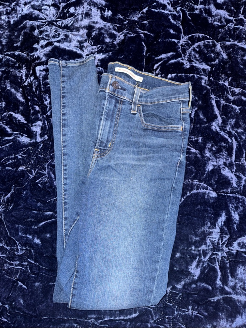 Levi's 720 High Rise Super Skinny Distressed Jeans Size 28